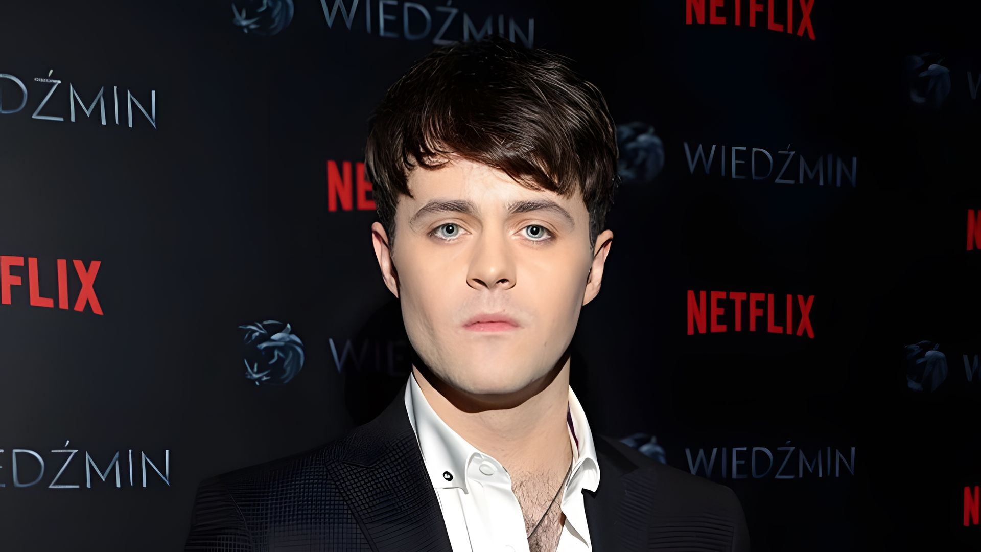 Джои Бэти в роли Лютика